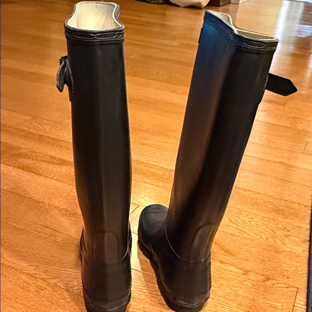Hunter Classic Black Waterproof Boots - Picture 5 of 10